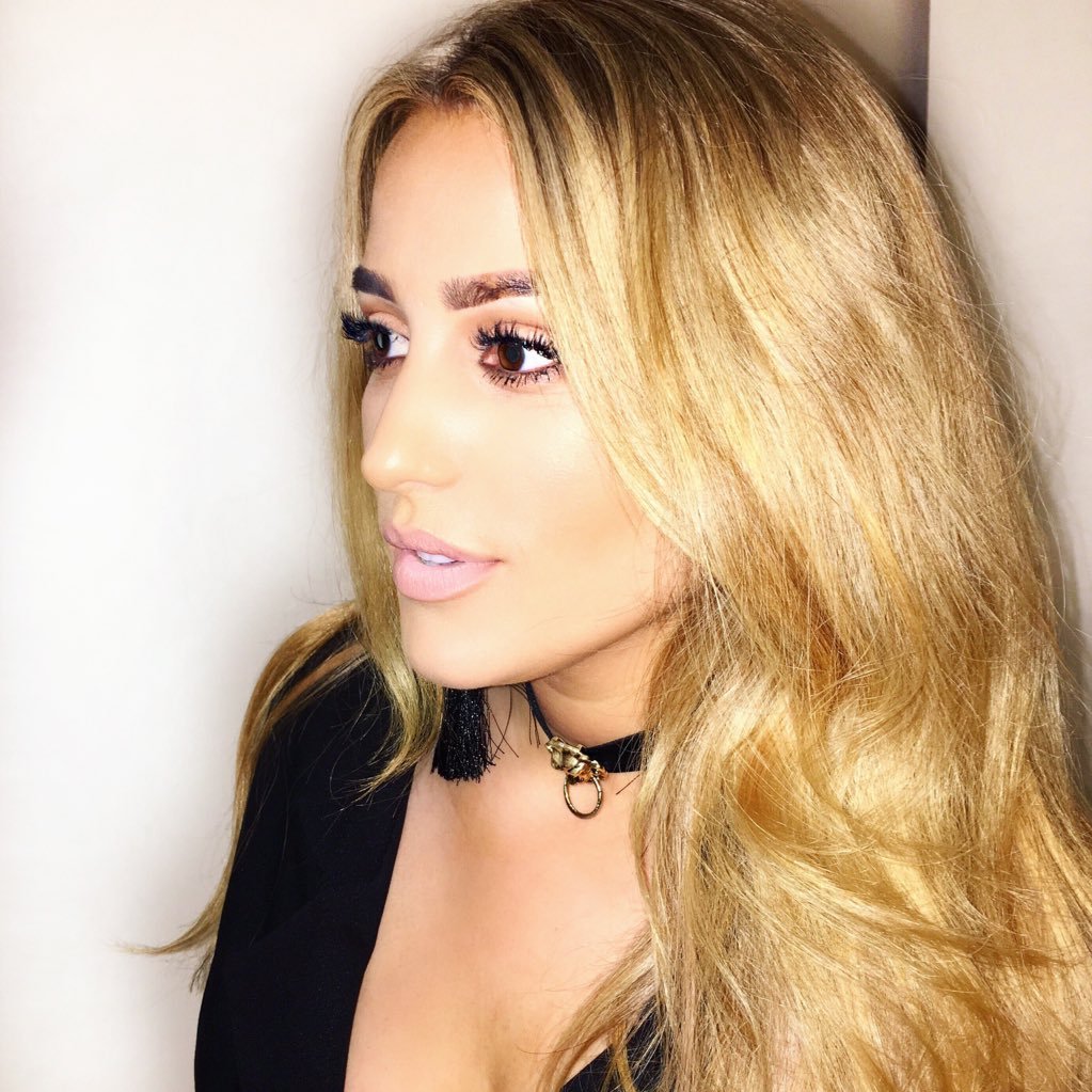 camiljc's profile picture. MUA