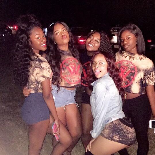 The official page of IAMWIGFALLGIRLS | CEO @mynametre_ IG: IamwigfallPromos We Are Currently Looking For New Promo Members