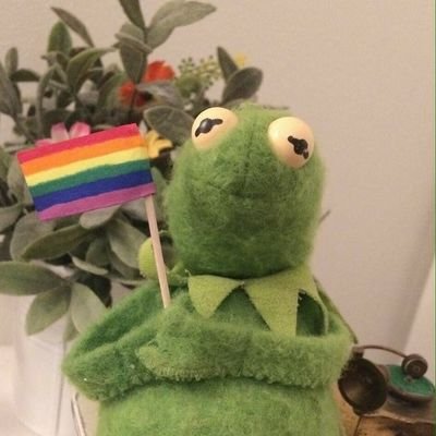 QueenM0ods's profile picture. 