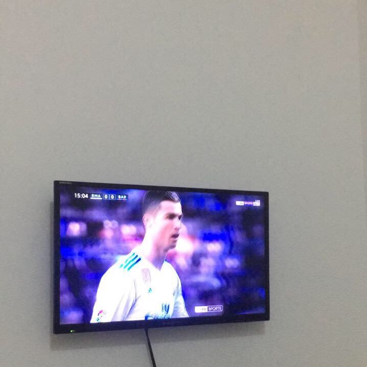 نحيف قمحي مملوح متزوج ٣١ ابحث عن صديقه تطلع هواء😗