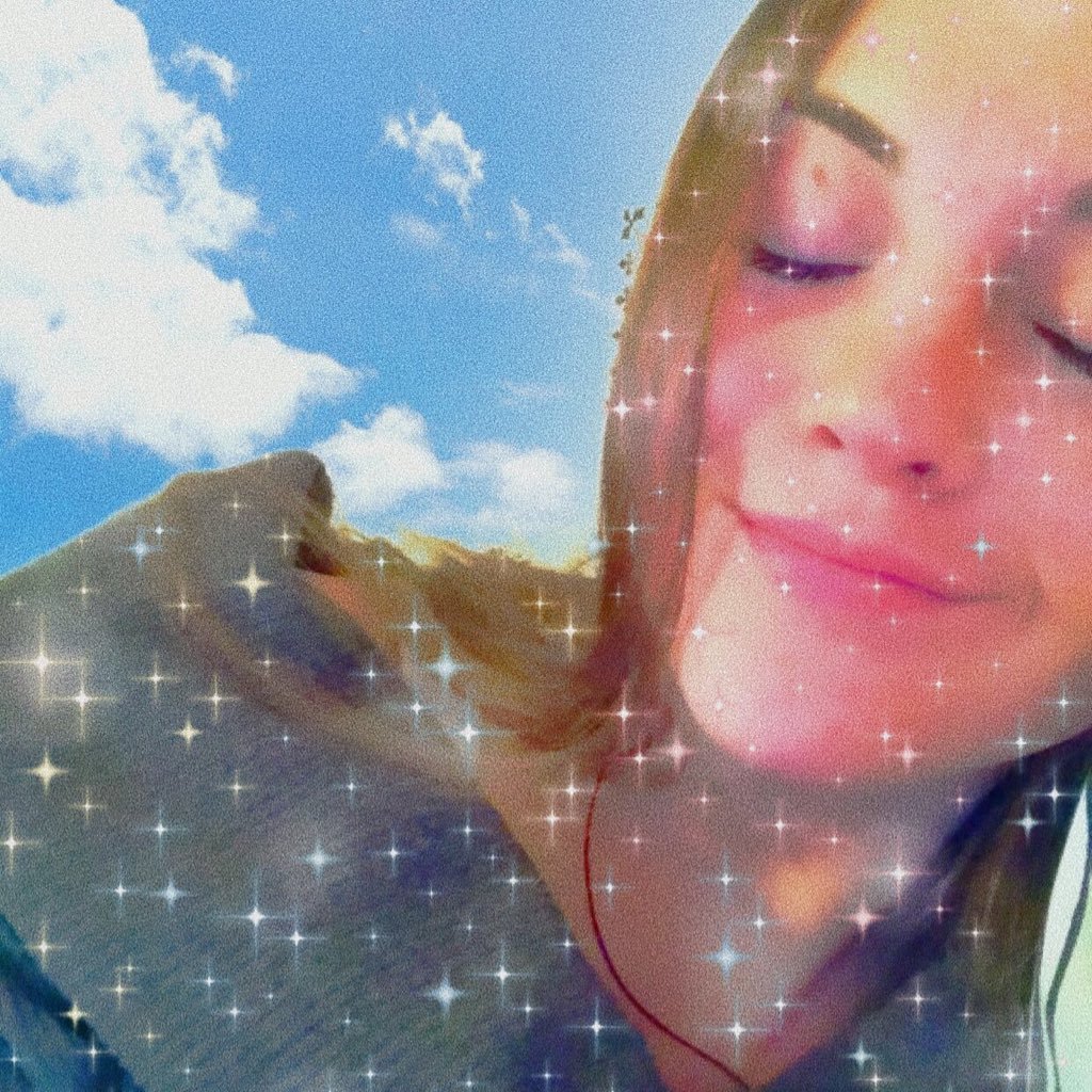 PezLeah's profile picture. 