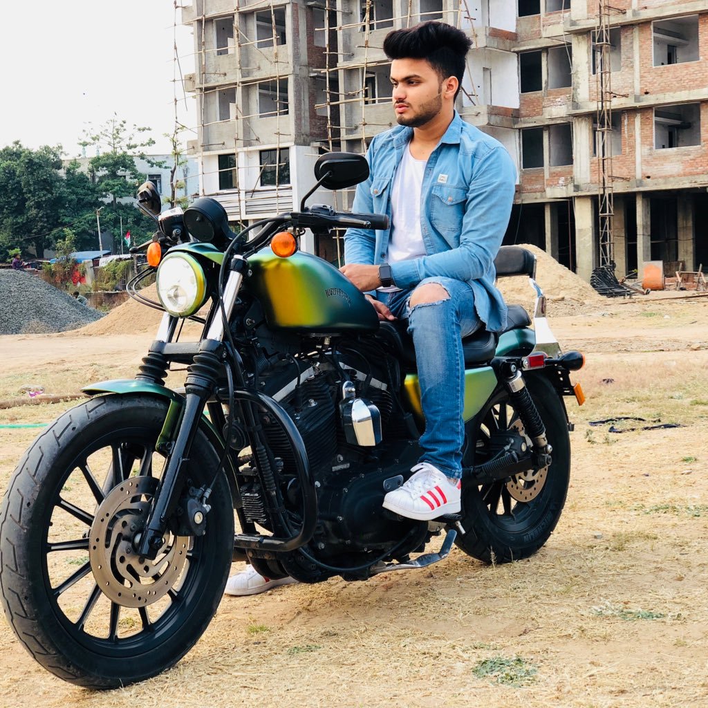zaid_devil bike lover passionate biker 10 nov is my day...! salman khan is world..!!❤️❤️