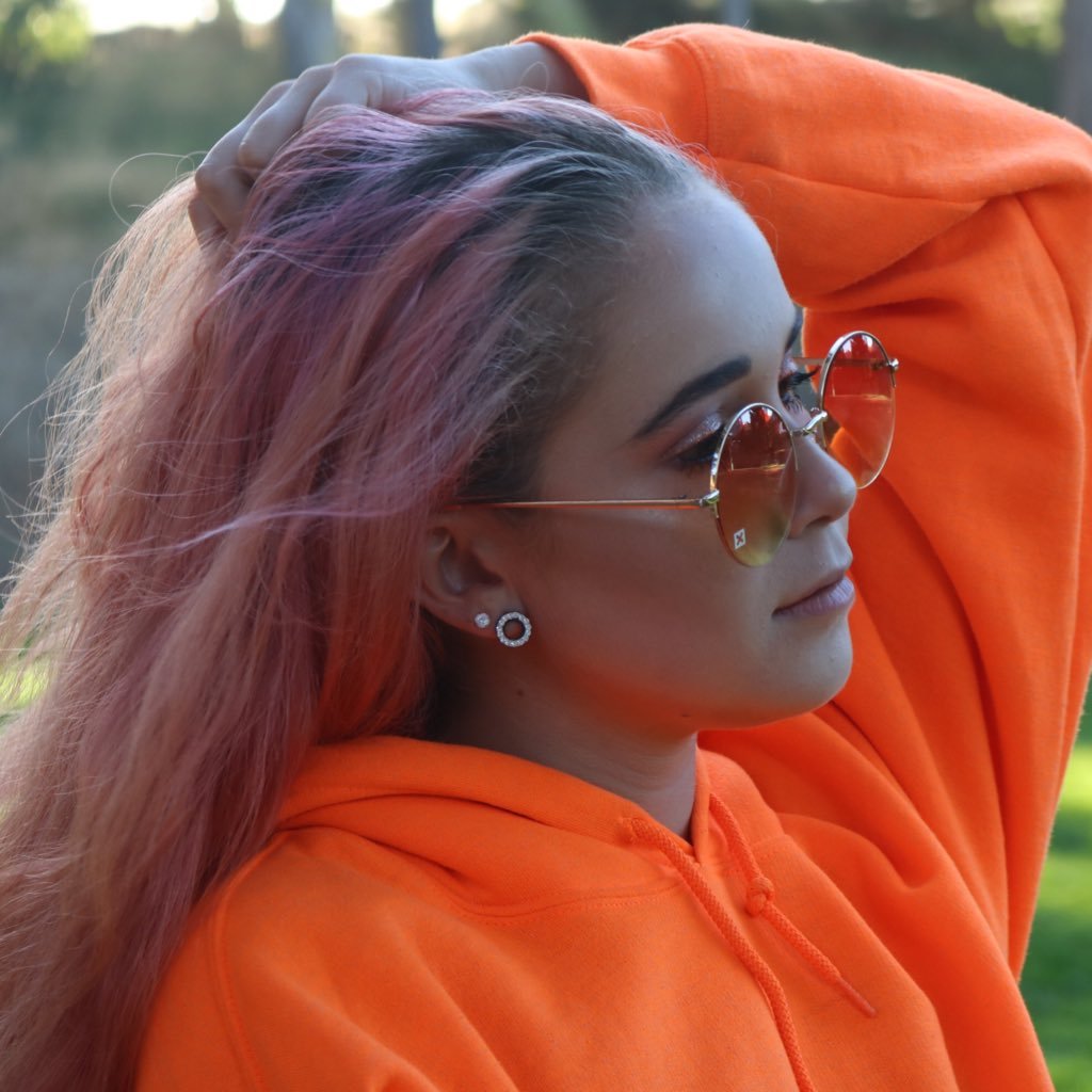 sarah_brooks7's profile picture. Sometimes I think my obsession with music is too extreme // ig:sarah_brooks7