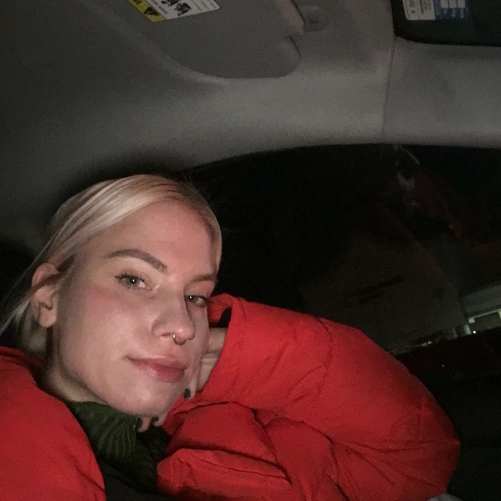 lizzyhartel's profile picture. the GIRL with the THORN in her SIDE