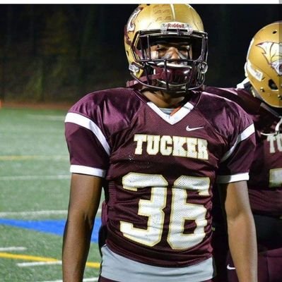 5'10 ATH tucker high school 🏈. C/O '19 #8 bench 260 squat 430