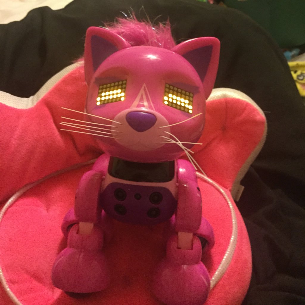 I LOVE BENDY AND THE INK MACHINES!!!! My YouTube channel is Isabella Leedham.i also love aphmau!!