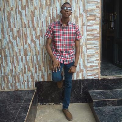 Lover of ⚽ and 🏀. Crypto lover. 😍😅
