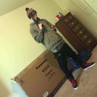 Chopstixdropshit I gotta face tattoo so I’m cool