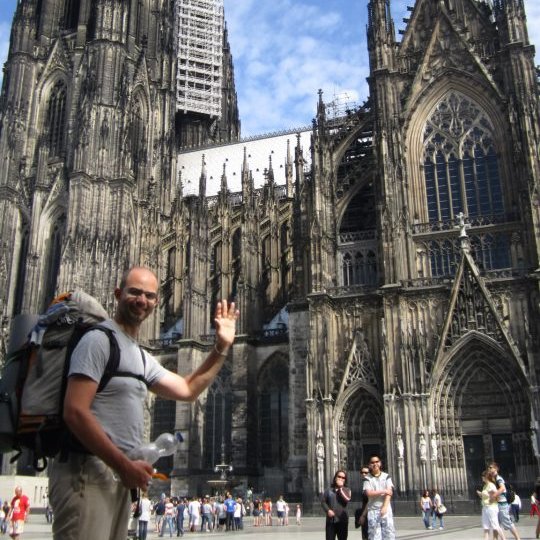 Ich bin vielseitig interessiert. Reisen (besonders ohne Geld), Kultur, Kreativität, Politik, Biologie, Geografie, Musik, Welterbestätten der UNESCO, ...