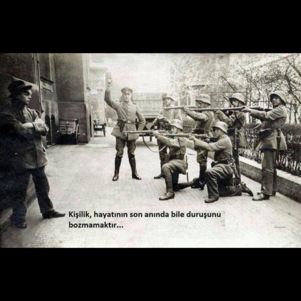 dengekapsul's profile picture. 