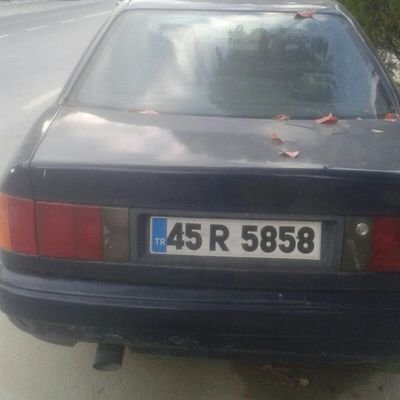 eski ocak başkanı eski ülkücü işçiler derneği başkanı eskimiş bir adam
