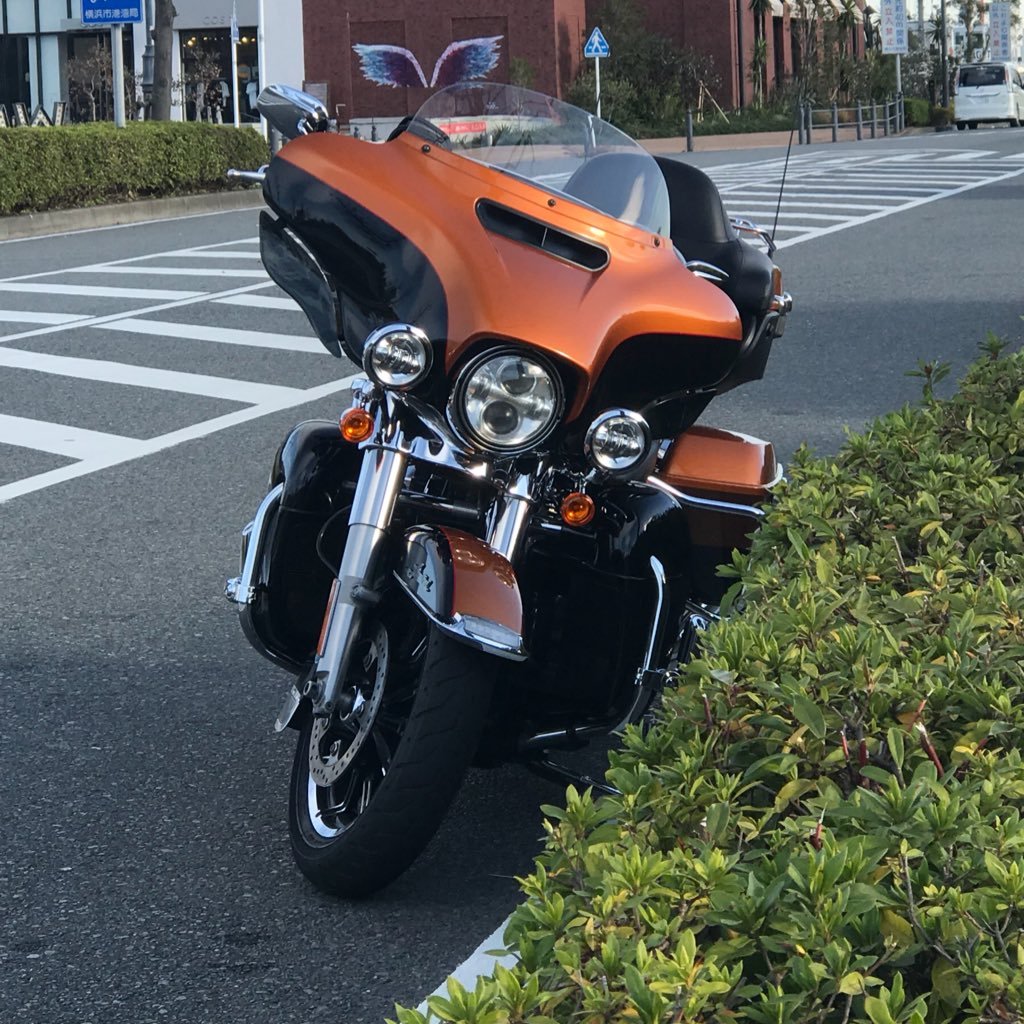 ハーレーFLHTKL-TC乗ってます。ハーレー乗りさん、バイク好きな人いろいろつながりたいです。ツーリング誘ってください😃😃😃