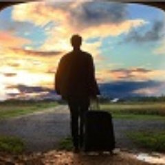 Naturalist, English professor, Book Clubber, writer, and former vagabond.
#AmRevising #AmReading #Travelholic #getoutdoors