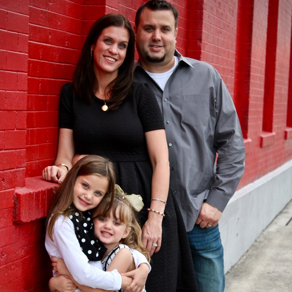 laurenkeagbelk's profile picture. Busy wife & momma. I just recently have fallen in love with EVER SKINCARE products. If you are into nontoxic, clinically proven skin care follow the link below