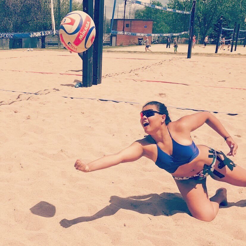 🏐Beach Volleyball Player
🏞 Exploration Addict 🙏 Ezra 10:4 🏠 La Cañada, CA 〰 Denver, CO 〰❓ 
🇭🇳 🇷🇴 Not you're average
✈️ Catch me if you can ✌🏼😜