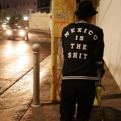 Mr Partyの1人横浜ベイスターズ 鬼滅の刃2 メキシコ編 単身海を渡った竈門炭治郎 過去を捨て アマド カリージョ として麻薬カルテルの幹部にのし上がっていく 彼と組織 Deaとの戦いを描いた作品はnetflixで配信中 T Co Qohaosh6luアマド