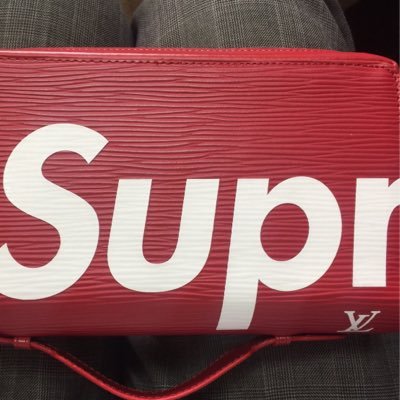 シュプリームが好きすぎて、集めてしまいました(*☻-☻*)気になったら(*☻-☻*)DM下さい。お譲りします。どこよりも安いが自慢です。メルカリでもオッケーです。
