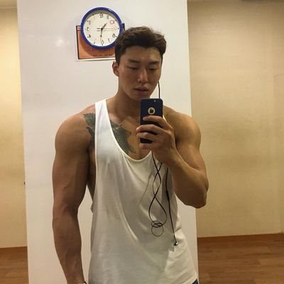 personal trainer and fitness coach for JHS entertainment. bit of a dork but everyone loves a dork right.