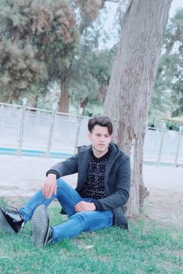 قال #هتلر:
#من لايعرف قيمتك وأنت بين #يديه.
سيندم على #خسارتك.
عندما لايراك #أمامه ...!