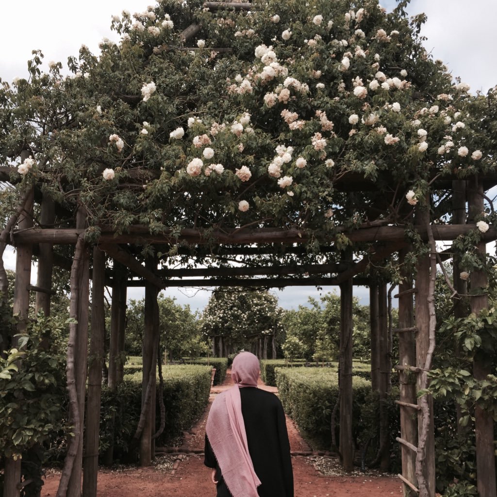 in love with the one who created my heart. simplicity is beauty.