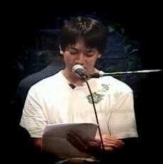 ひびのつばき 詩作家 朗読詩人 朗読芸人 言葉家 AWC・SVpg総合代表 ポエイベ屋 ライター業 AC職業ゲーマー・スコアラー add 温泉マニア 元バックパッカー ◆観覧予約や各種ご依頼等 E-Mail tsubaki.sv7@gmail.com ◆直近LIVE:2024.12月末~年始頃 詳細まだもう少し先に。