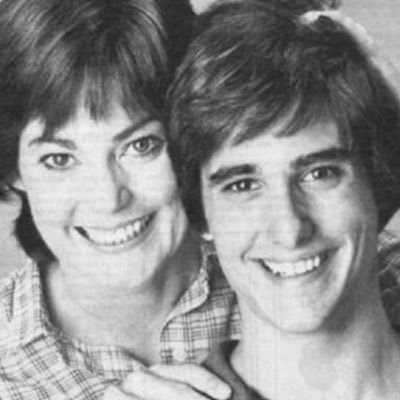 SacredBonds's profile picture. A very naughty mommy. Tumblr Refugee. NSFW.