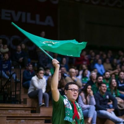 Alquimista, enseñador y ensoñador, soleano, apasionado de la vida, las letras, el helado de pestiño, la canasta y el CajaBetis #VamosAPetarSanPablo