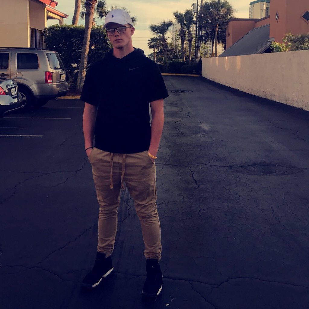 KingChocoThunda's profile picture. lol bios are cool