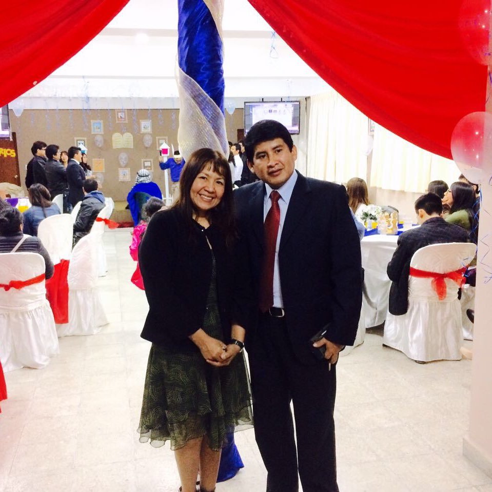 Pastor del distrito Central de Huancayo (MAC), feliz de servir al Señor junto a mi esposa Noemi Reyes.
