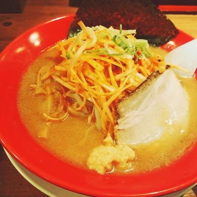 役者はじめ(て幾年か経ち)ました。翠座メンバー。色気と食い気。日々挑戦しております。お腹空いた！ラーメンは主食。薬剤師免許所持。 のんびりマイペースに〜