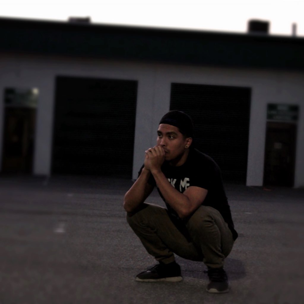 elalbri's profile picture. hello there