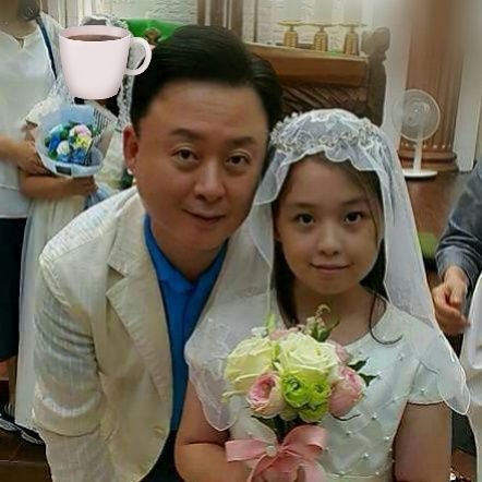 LyZi2ci7JUCFI3d's profile picture. 