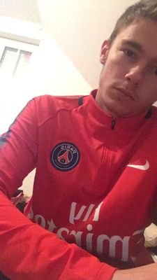 Mon snap : fontainetheo1
Mon insta : theofontaine.ft
18 ans de rennes ✌