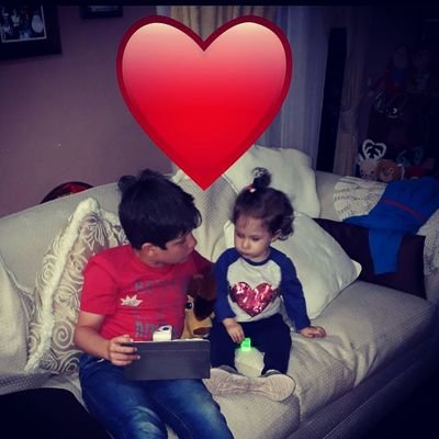 Feliz mamá de mi pequeño León. Estoy aprendiendo junto a mi hijo a ser una buena madre. Quizá no lo logre todo el tiempo, pero hago lo posible.