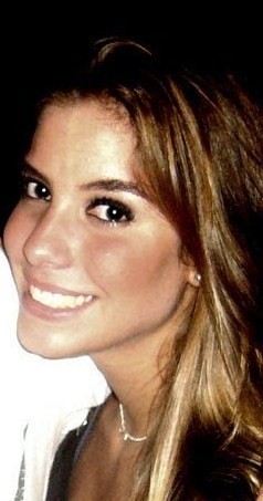 BiiaQueiroz_'s profile picture. 