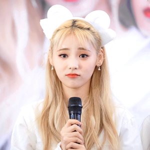 【✾ LOOΠΔ'S Jung Jinsoul ✾】She has contagious eyes which reveal the stairs to the glimpse of heaven.