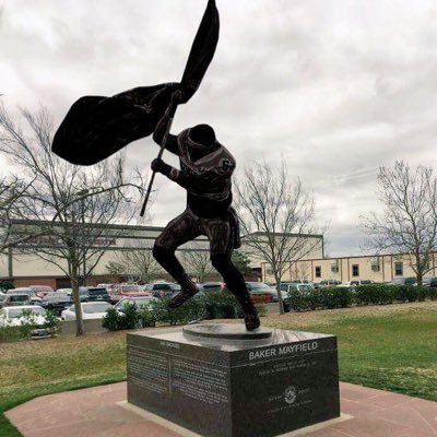 Baker Mayfield Statue Profile