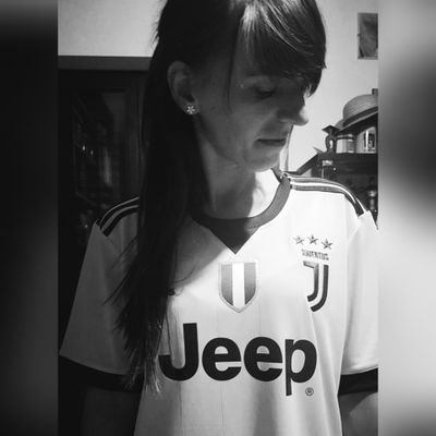 fafa_1987's profile picture. 🇦🇱🇮🇹
@juventusfc è una delle ragioni della mia vita. Amo questa squadra, questa società e questi colori. ⚪⚫3️⃣8️⃣⚪⚫ #finoallafineforzajuventus