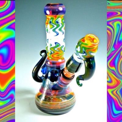 Tweeting trippy bongs (Dm your submissions!) *Tell me if you want to be tagged on your photo* must be following to submit
✌Inspired by @TrippiestRooms ✌