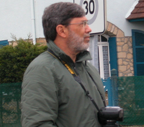 LuizMarques1's profile picture. Pai, avô, PG em ciências políticas, publicitário, amante da verdade, da ética, da moral e do bom caráter, paixão por fotografia, torcedor do Baêa.