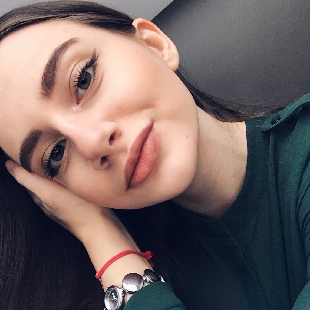 I've been drifting off on knowledge 🖤 inst : lizasft