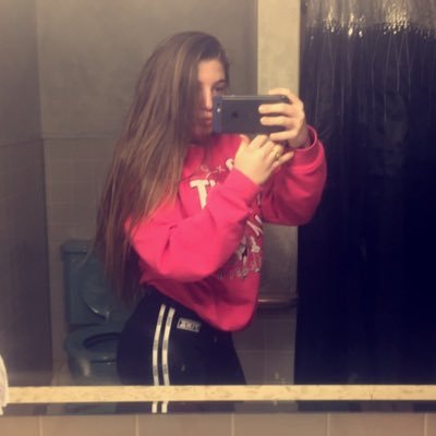 makenzi09632179's profile picture. 