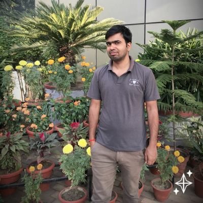कचरे में फेंकी हुई रोटी ये बताती है, कि पेट भरने के बाद इन्सान अपनी औकात भूल जाता है।