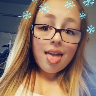 lowkeyitshayley's profile picture. 