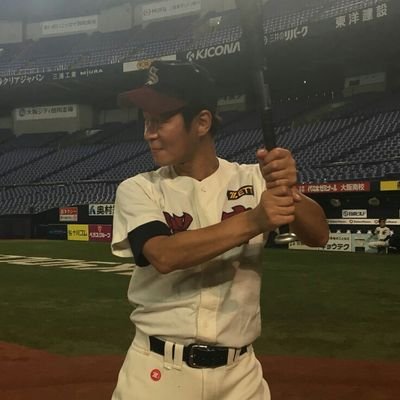 吉本興業所属。髙山トモヒロのオトナの部室(ABCラジオ) モーニングサンシャイン(ラジオ関西) はっしん夢を掴マネーと(ラジオ関西)
著書「ベイブルース~25歳と364日~」「通天閣さん~僕とママの47年」「手のひらの赤ちゃん」