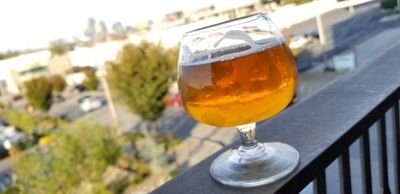 Based in the KC Metro. Amateur homebrewer and beer geek tracking the industry--and tracking down delicious, delicious beer. 🍻