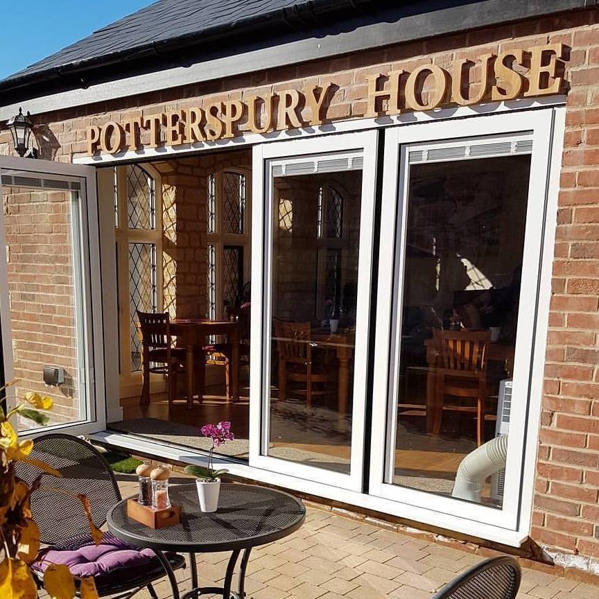 PotterspuryHou1's profile picture. 01908 804 805