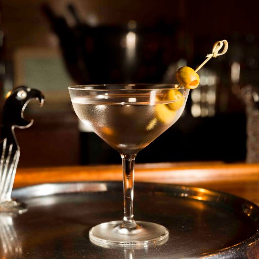 1930 Streamline Moderene cocktail bar. Open 5PM-2AM everyday. 5634 Hollywood Blvd Los Angeles, CA 90028