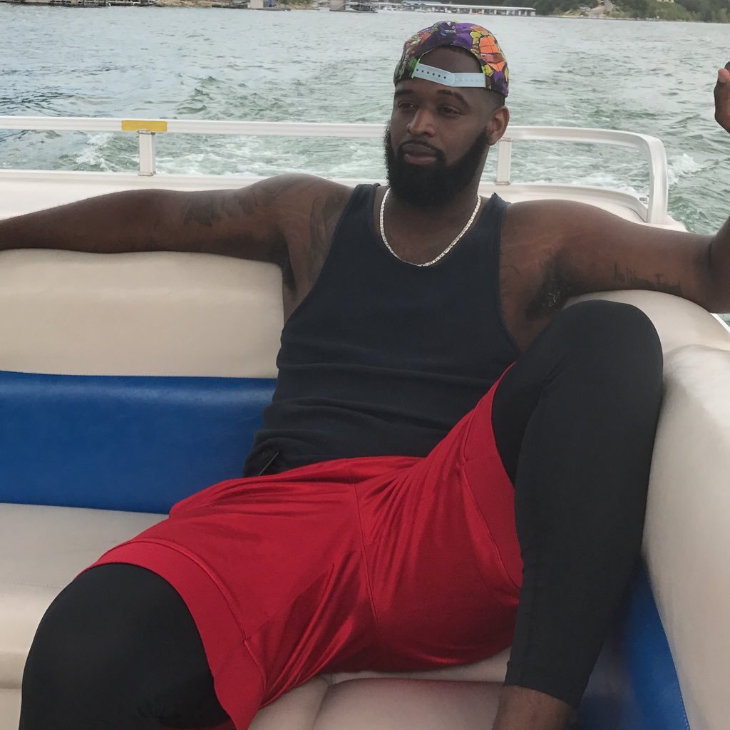lost my heart and bestie in the same day! but I’m 6”6 🤷🏾♂️