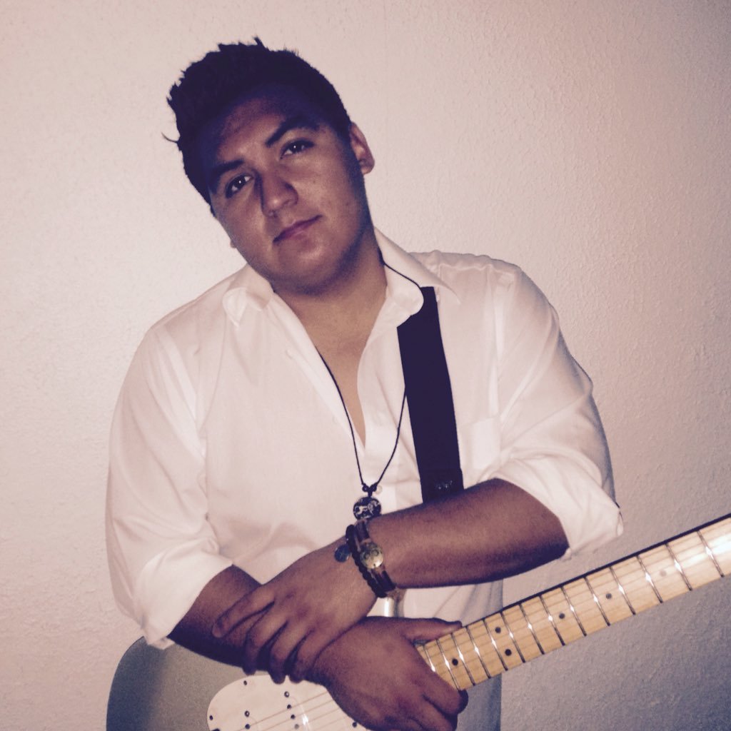 leo_hamby's profile picture. | Filmmaker | Drummer | PVRIS | Muse | Alternative | Geek | Follow me on Instagram as well 🖤⬇️